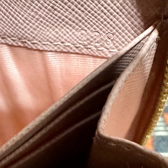 PRADA ❤️🌟BOW ZIPPY WALLET ⭐️ - Picture 7 of 8